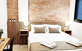 Ariqus Fira Apartments